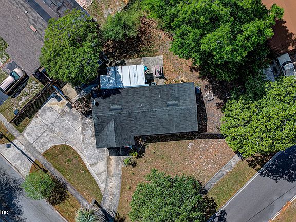 2nd image of 295 BLAIRMORE Boulevard E