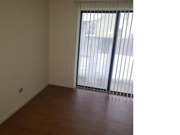 4th image of 1236 N Kings Ct #307