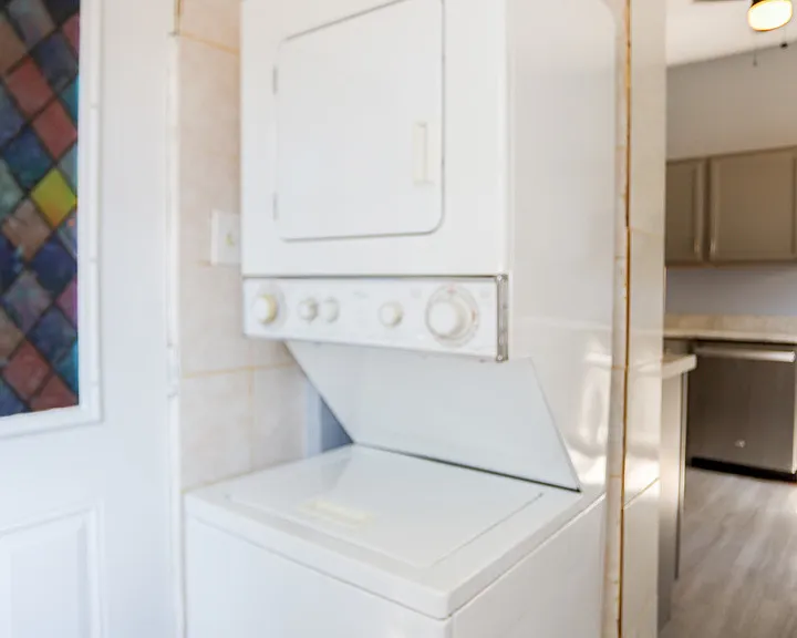 3525 W Dickens Ave #2 — Photo 8