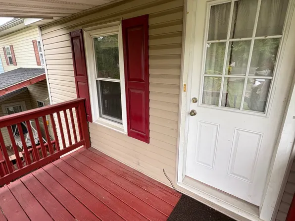 662 1/2 Broadway Floor 2, Hanover, PA 17331