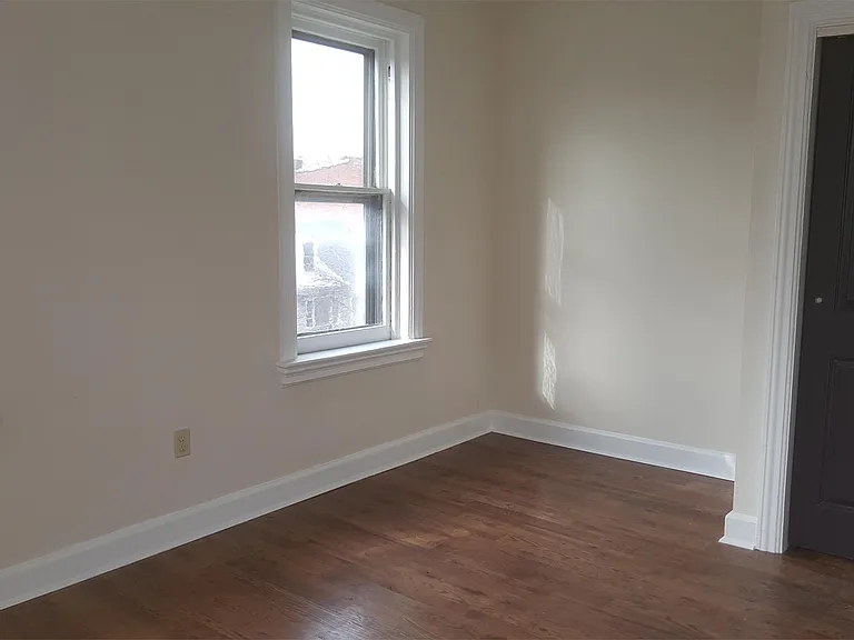 923 N 2nd St #2F — Photo 12