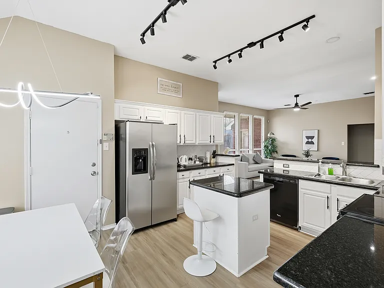11304 Amber Valley Dr — Photo 14