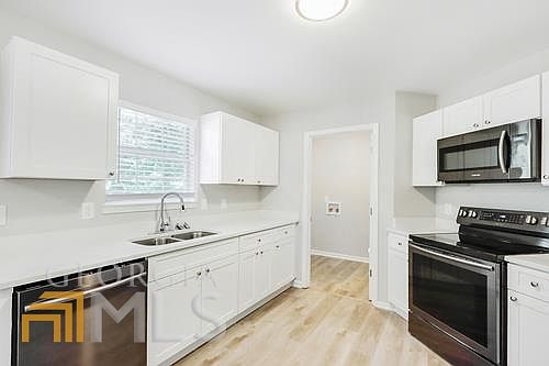 4th image of 2769 Southpark Blvd SW