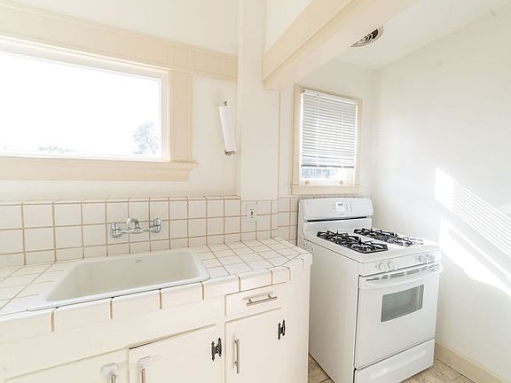 3rd image of 395 Palm Ave APT C