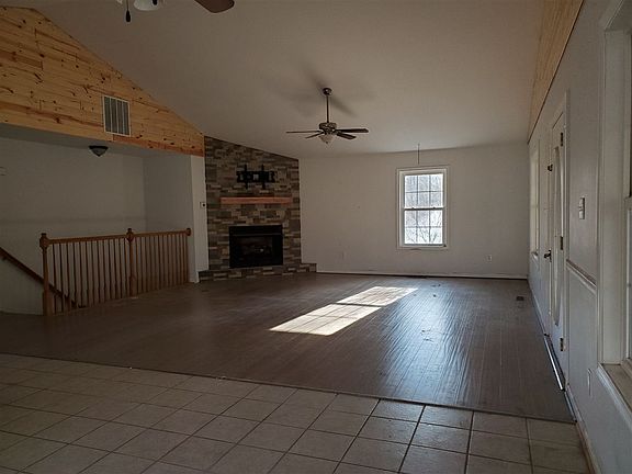 5th image of 73 Dogwood Dr