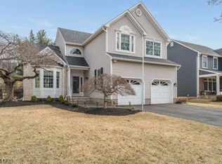 20 Goosetown Dr, Clinton, NJ 08809