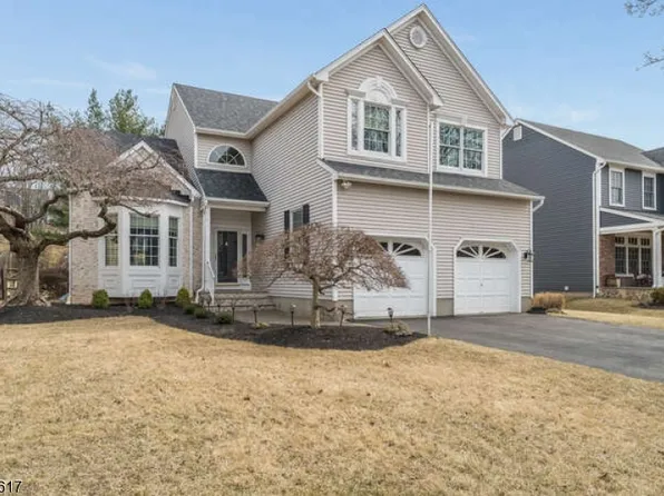 20 Goosetown Dr, Clinton Town, NJ 08809