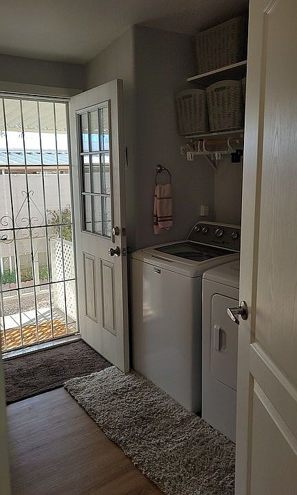 Laundry room/side entrance 
