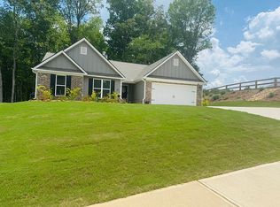41 Meagan St, Statham, GA 30666