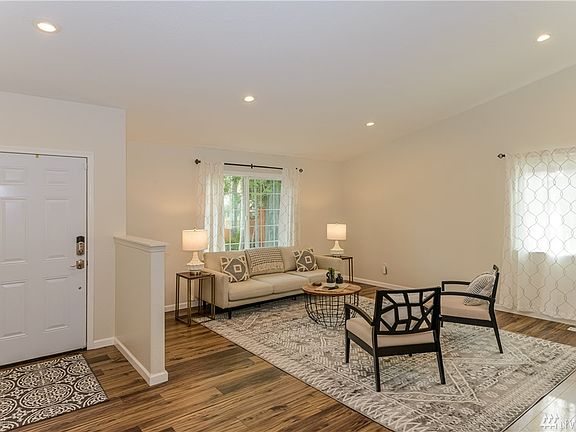 3rd image of 10040 Lookout Dr NW