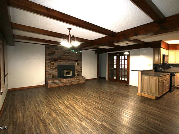 4th image of 2529 SW Tall Pine Ln
