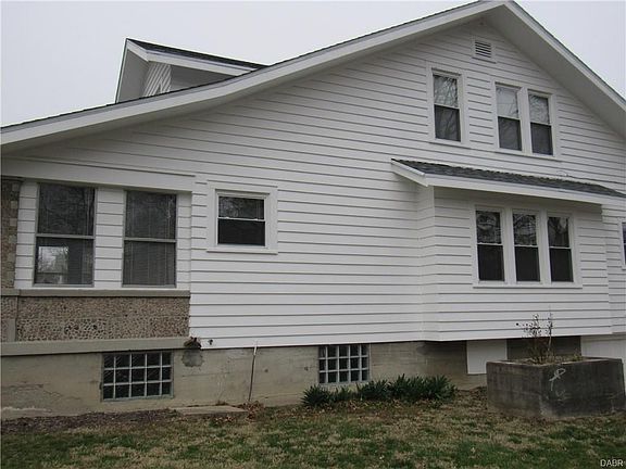 3rd image of 39 Vinway Ct