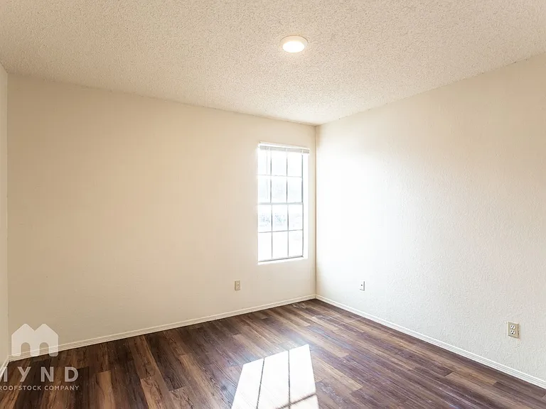 2214 Creekside Ln #D — Photo 13