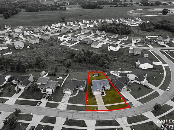 4th image of 915 Green Meadows Dr