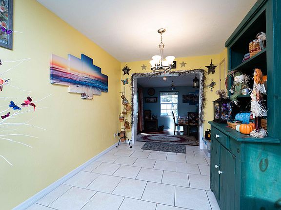 4th image of 109 SE Lucero Drive