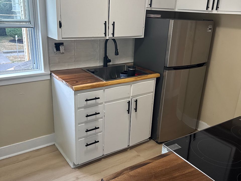 1st image of 123 W 5th St #4