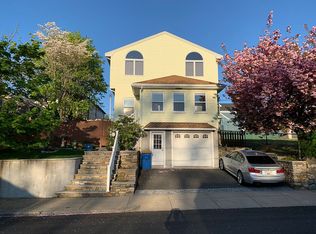 37 River Rd, Winthrop, MA 02152