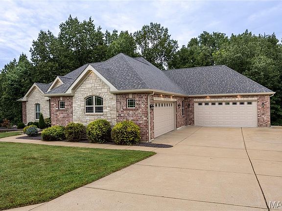 5th image of 2811 Highland Woods Rd