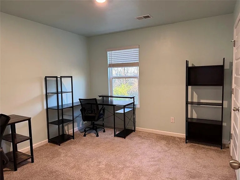 146 Silver Birch Pass — Photo 5