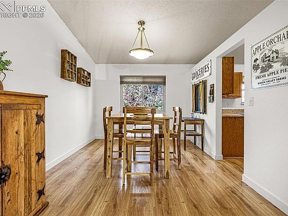 5th image of 1240 Quinlan Ct