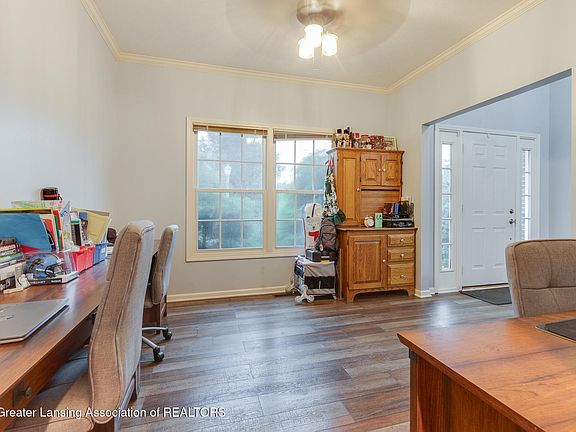 3rd image of 2212 Beechnut Trl