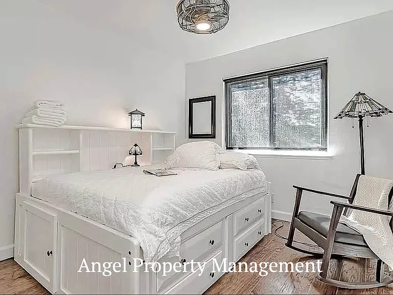 2206 Halsey Cir — Photo 2