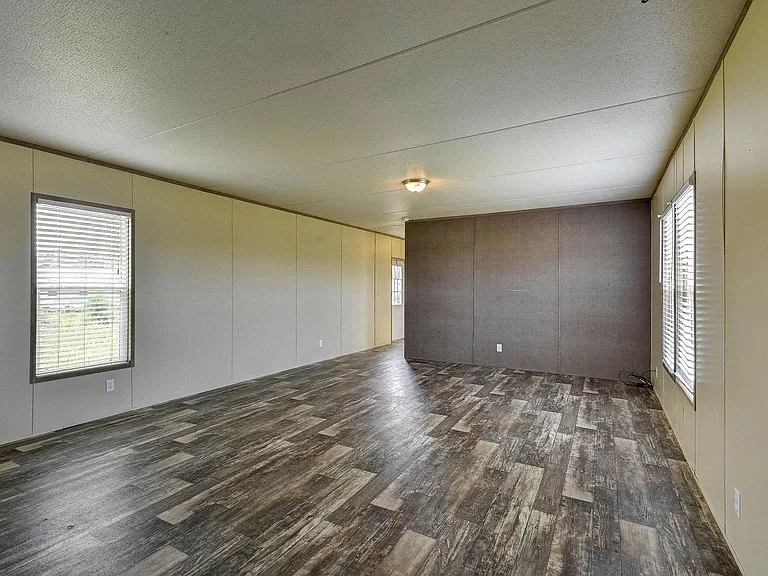 2245 Ben Blvd — Photo 17