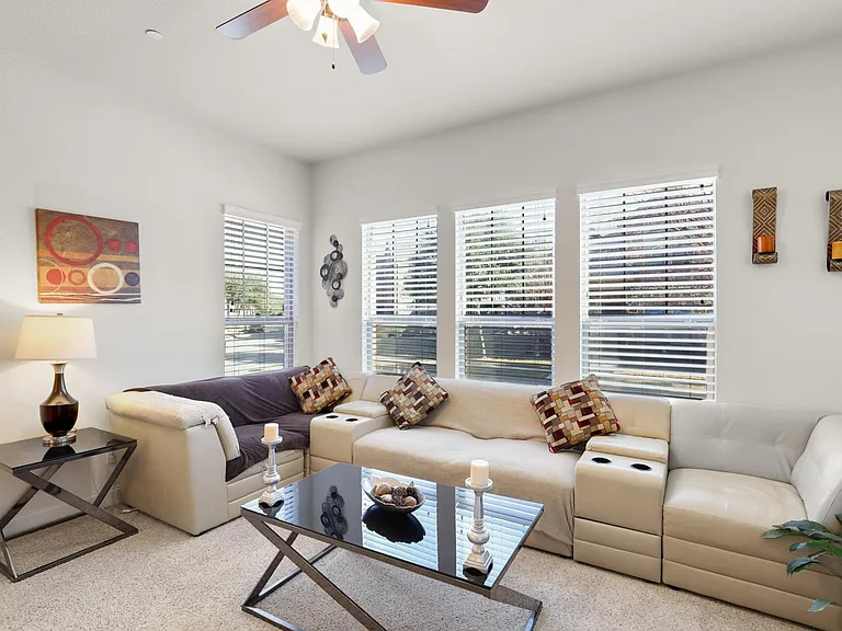 5428 Locust Dr — Photo 5
