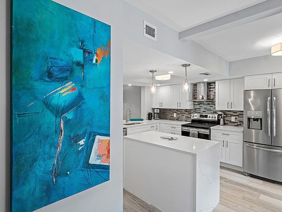 4th image of 5121 Oakhill Lane #411