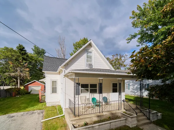 304 1st Ave, Manistee, MI 49660