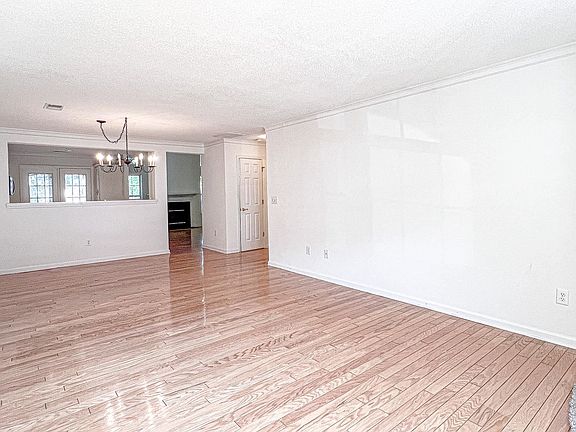 4th image of 113 Pembroke Pl. #113