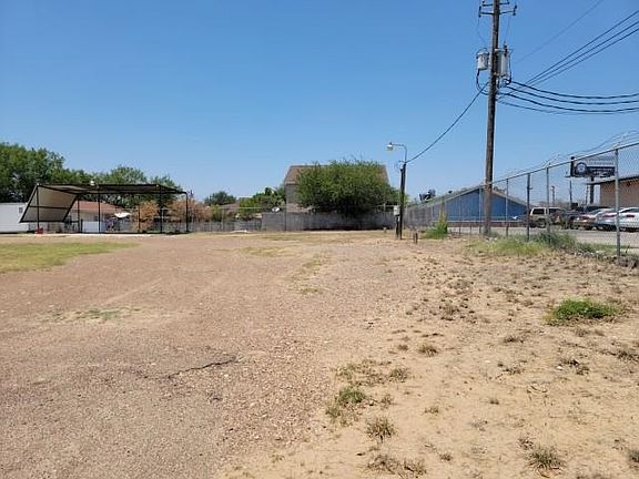 5th image of 1102 E Bustamante St