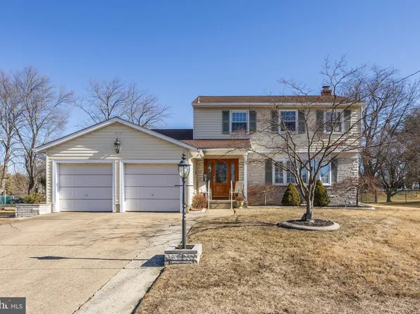 284 Conestoga Dr, Marlton, NJ 08053