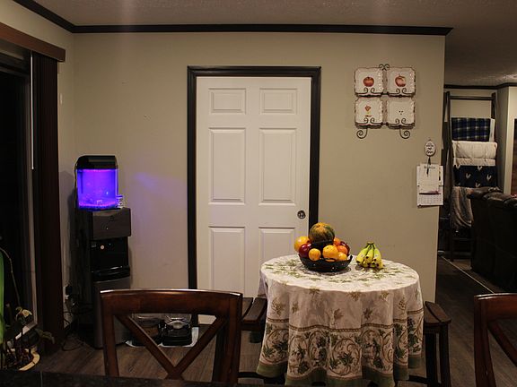 5th image of 54 Pineview Dr