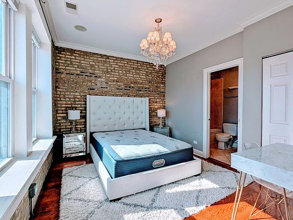3rd image of 6146 N Ravenswood Ave APT 3E