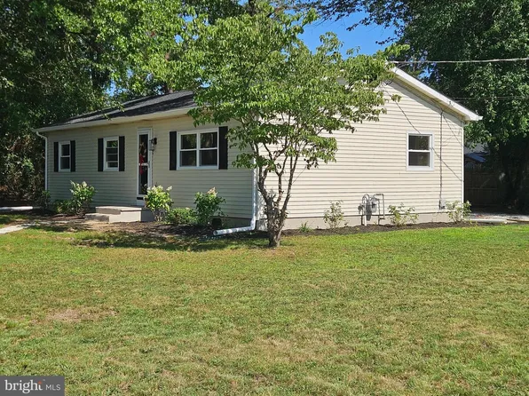 1101 Franklin St, Clayton, NJ 08312