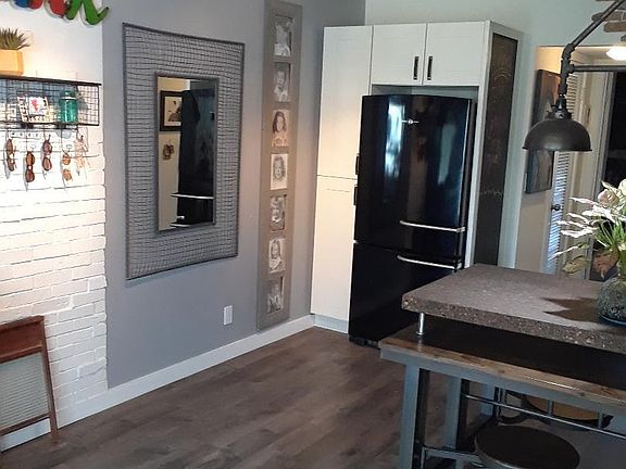 4th image of 252 Andover #252