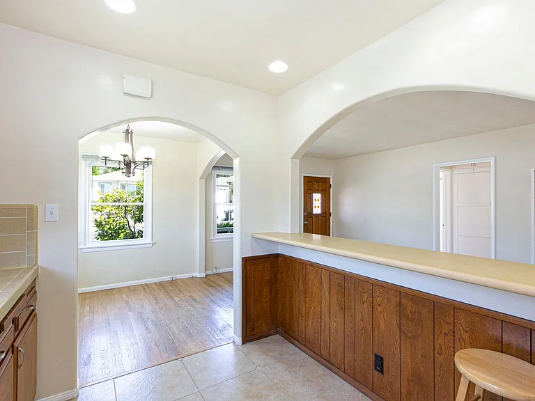 10929 Whitegate Ave — Photo 20