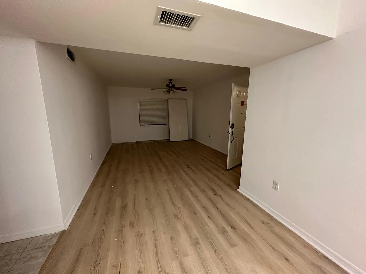 2 bed, 1047 sqft, $1,695 — Photo 3