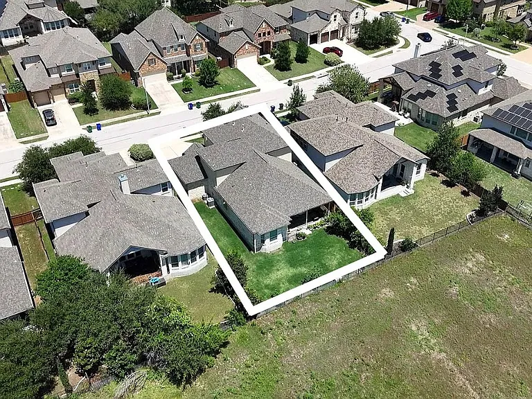 4208 Bonanza Dr — Photo 2