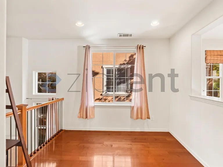 4541 Laird Cir — Photo 11