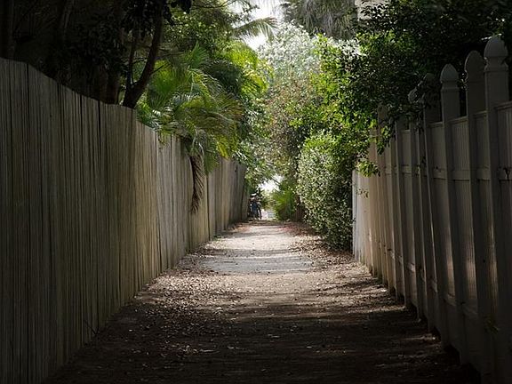 5th image of 219 Gulf Dr