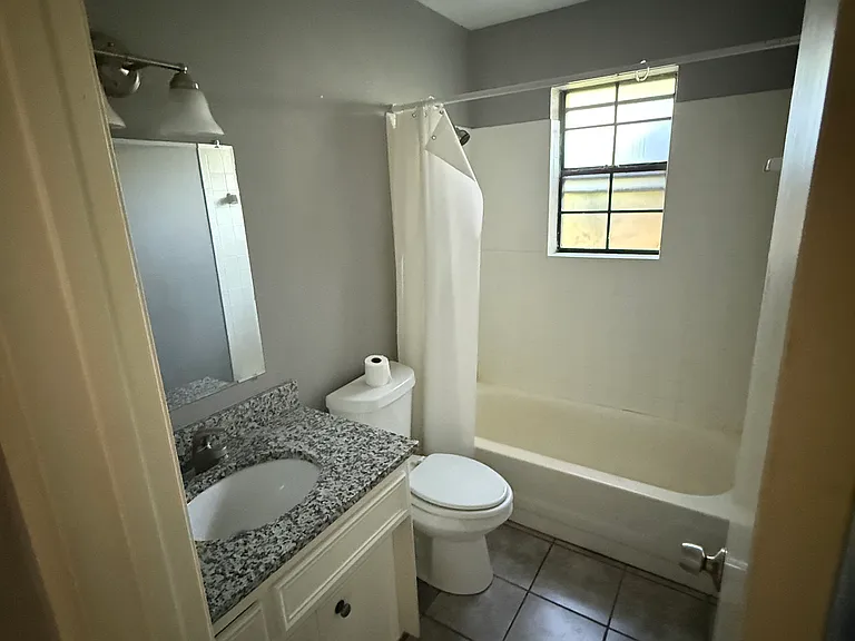 1402 E Marseille Ln — Photo 17