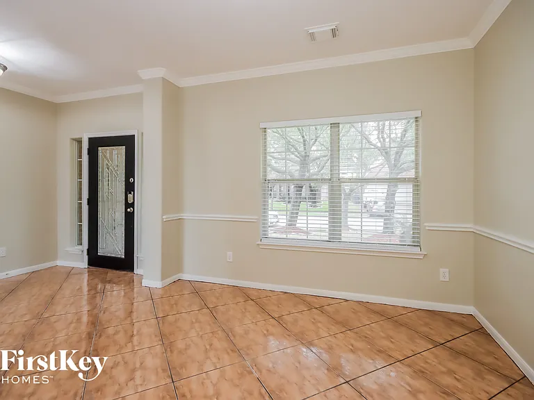 9410 Mustang Park Ct — Photo 4