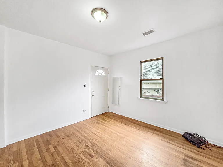 454 W 26th St #1 — Photo 10