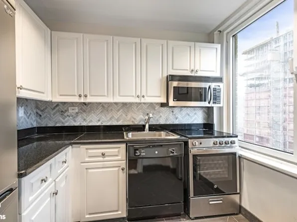 160 Central Park South image 5 of 6