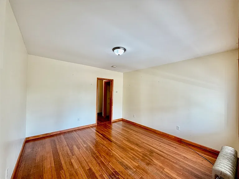 18 Bigelow St #1 — Photo 5
