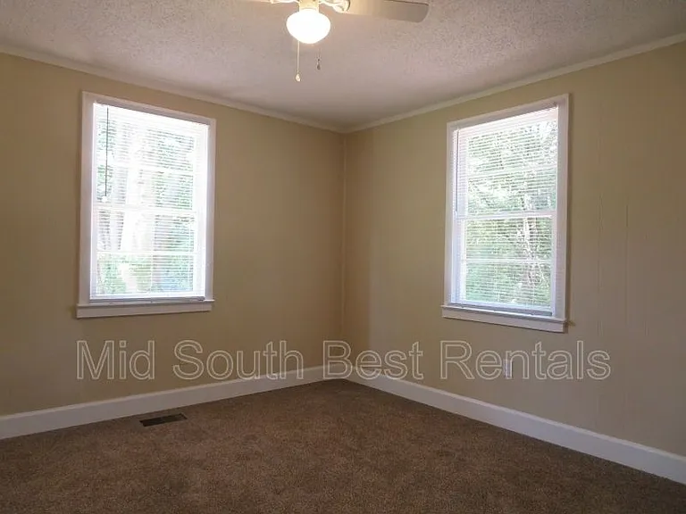 1550 Ontario Ave — Photo 7