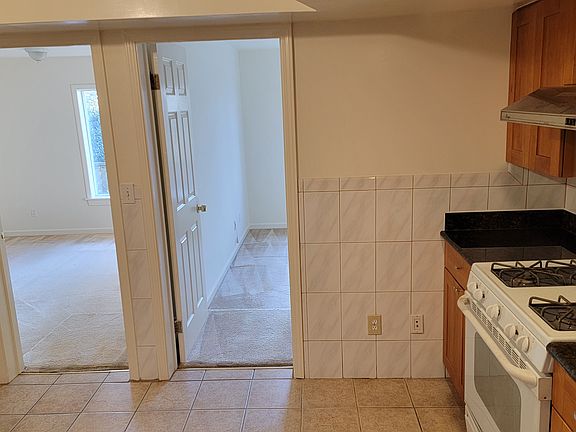 4th image of 343 Vernon St