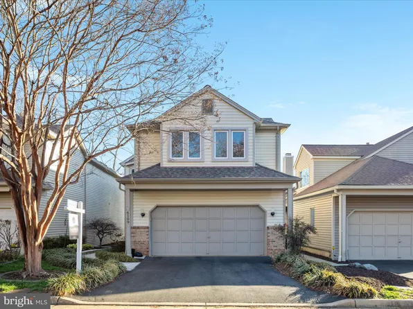 6109 Hatches Ct, Burke, VA 22015